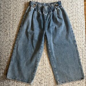 Hayden Girls Denim Cropped Pants
Brand New!
